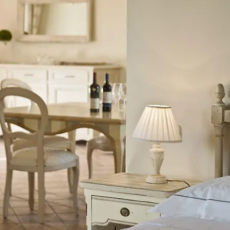 فندق Borgo Conde Wine 4*