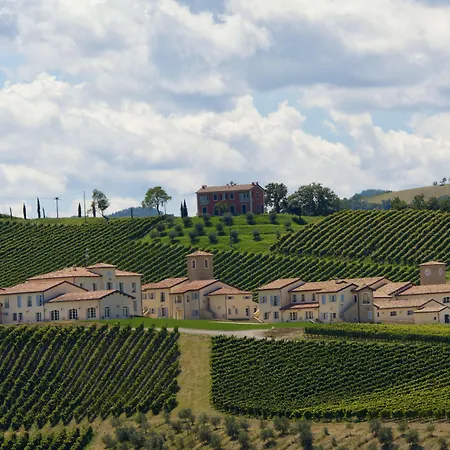 Borgo Conde Wine فندق