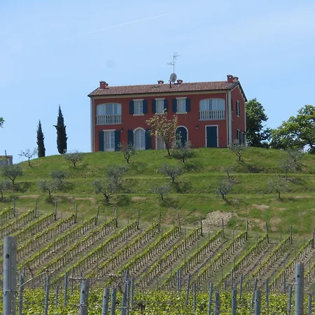 Borgo Conde Wine فندق 4*