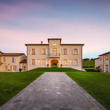 فندق Borgo Conde Wine فورلي